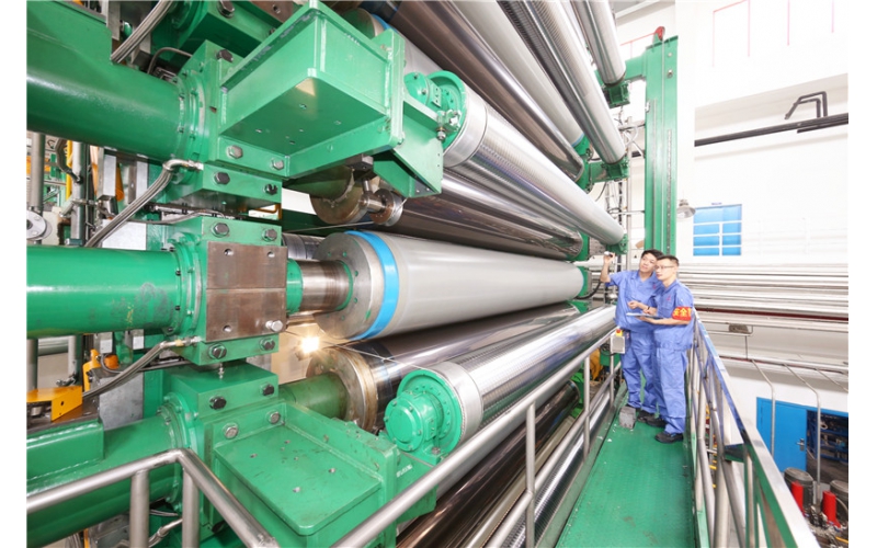 仙鶴股份參與完成的“4575/1000超級壓光機”項目 榮獲2018年度中國輕工業(yè)聯(lián)合會科學技術(shù)進步一等獎